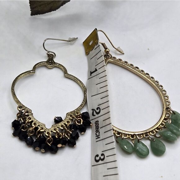 "5/$25" Pair of Mismatched Goldtone Green/Black Boho Bali Style Dangle Earrings - Picture 3 of 5